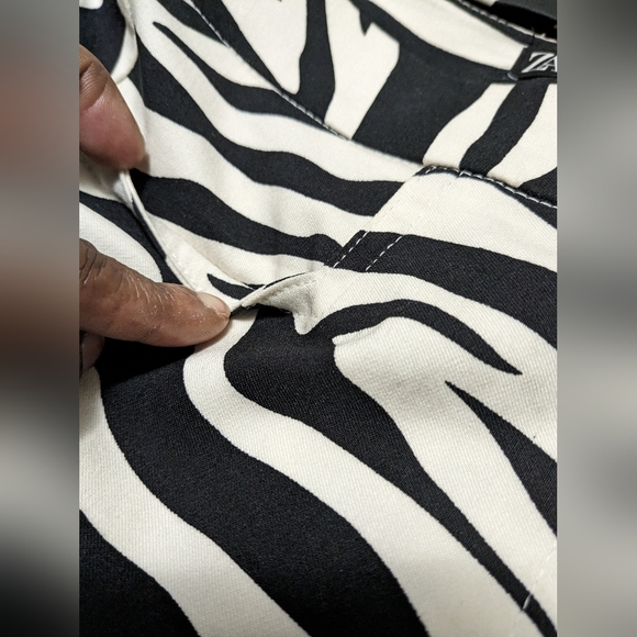 Set - Picture 2 of 7